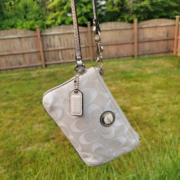 Coach Wristlet ~ Signature C Logo ~ White w/ Silver Thread ~ GUC - Picture 2 of 15